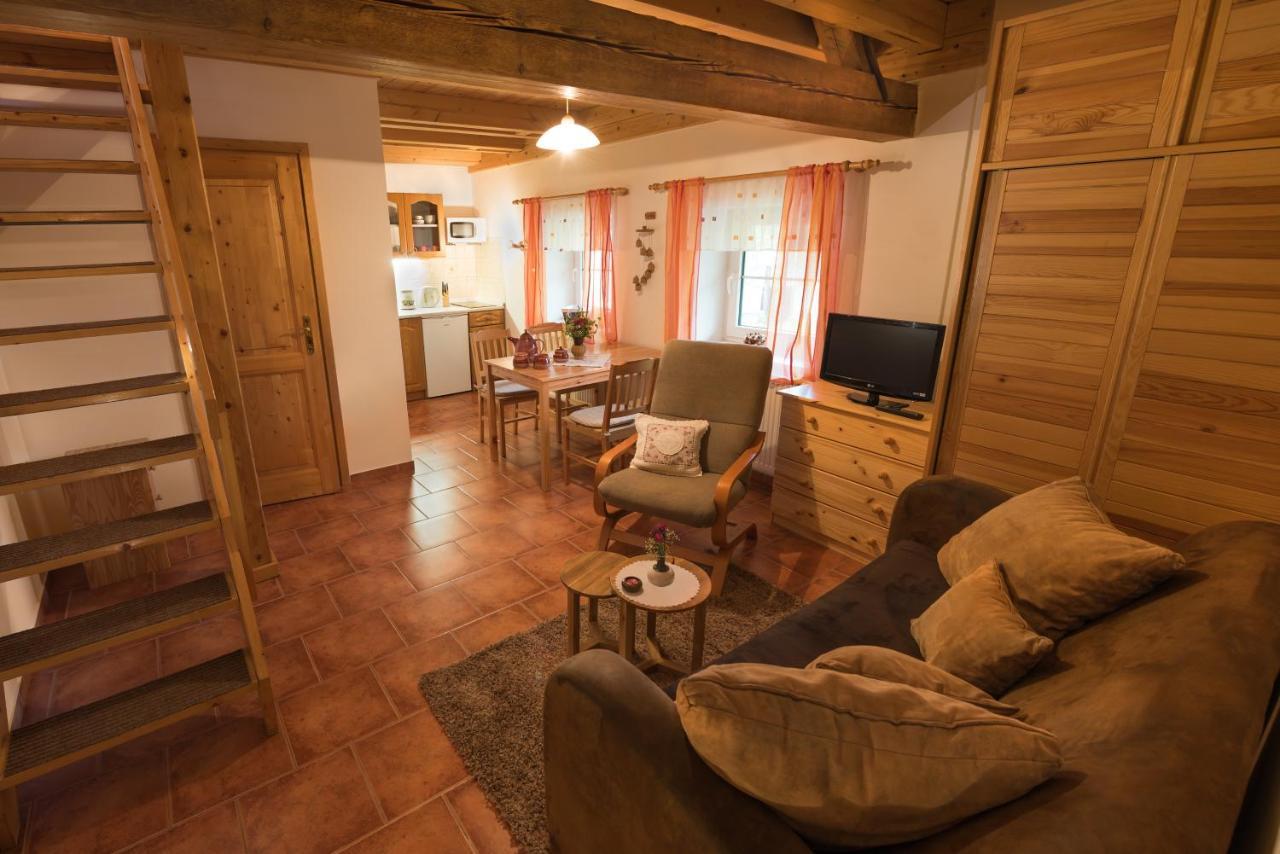 Apartmany Adrspach " U Kozaru " Teplice nad Metují エクステリア 写真